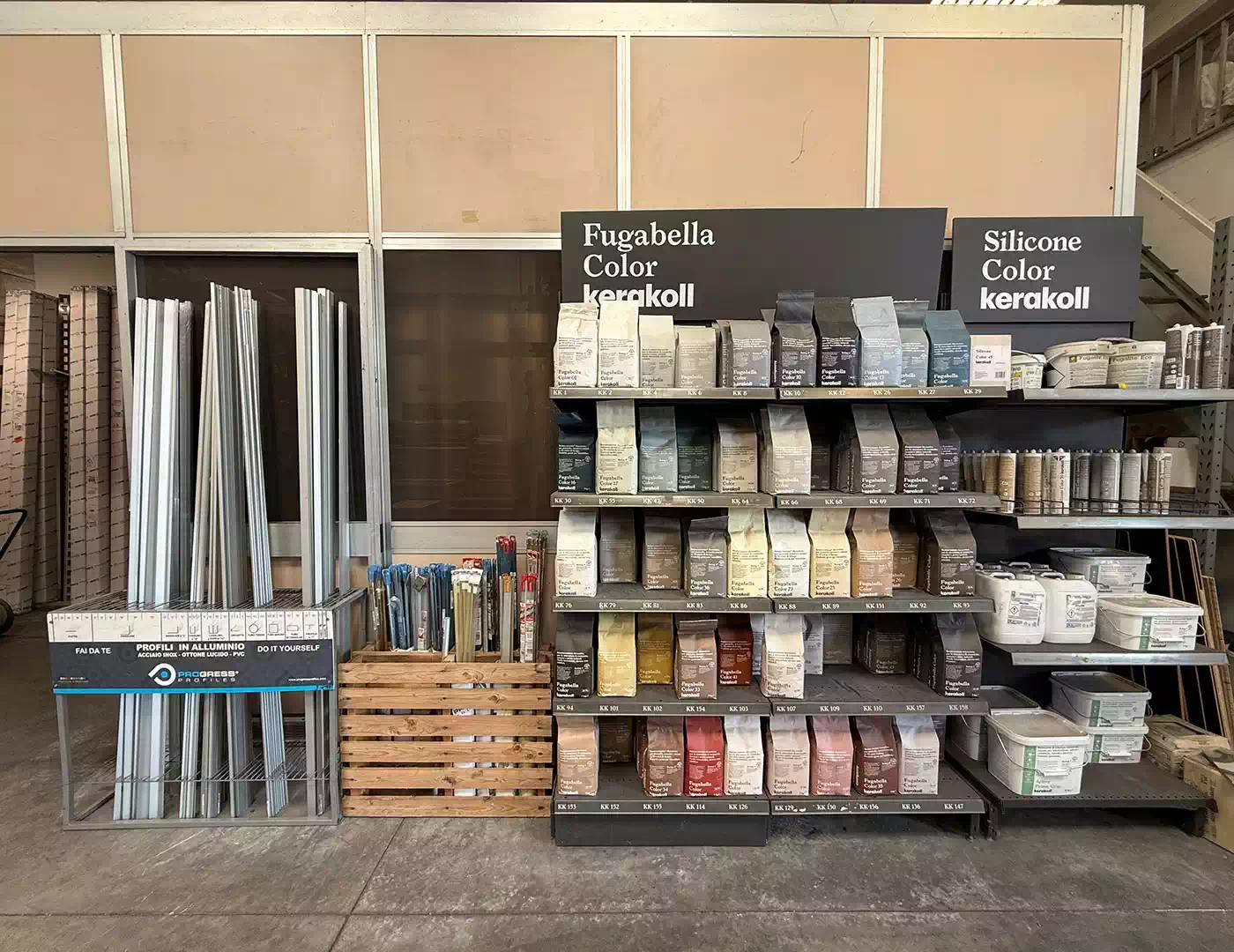 Profili, siliconi colorati e prodotti Kerakoll Fugabella Color in vendita a Bologna
